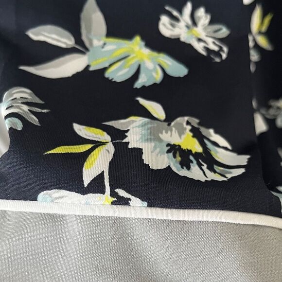 Nanette Lepore Navy and White Floral Robe w Belt - Picture 6 of 9